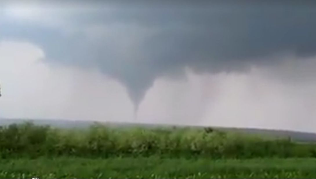 Fenomen extrem, filmat de un tânăr din Tulcea: "Eu cred că era o tornadă în toată regula"
