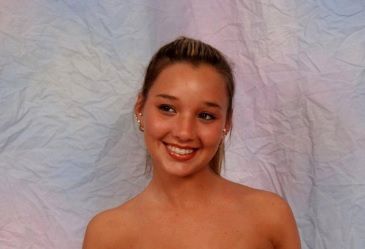 Mireasa a fost dată afară de la starea civilă. Au trimis-o să-şi schimbe rochia. Cum s-a îmbrăcat