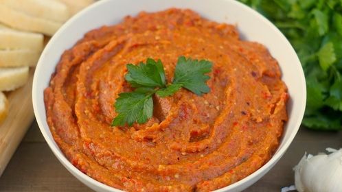 Aşa faci cea mai bună ZACUSCĂ de vinete. Ingredientul secret pe care puţine gospodine îl ştiu 