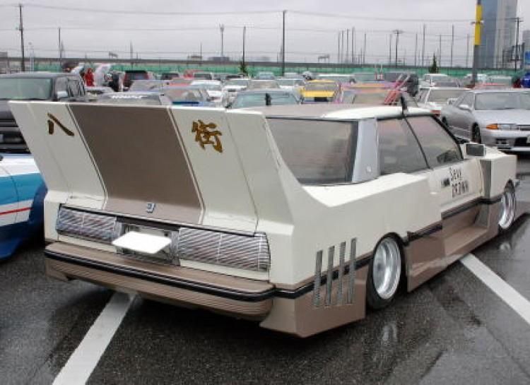 Cum s-au transformat aceste maşini frumoase în HIDOŞENII după ce le-au montat eleroane de prost-gust