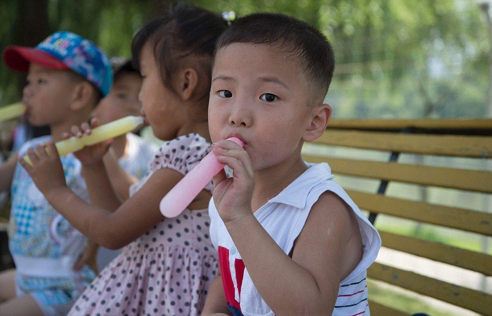 Imagini fascinante! Cum arată o zi într-un parc de distracții din Coreea de Nord
