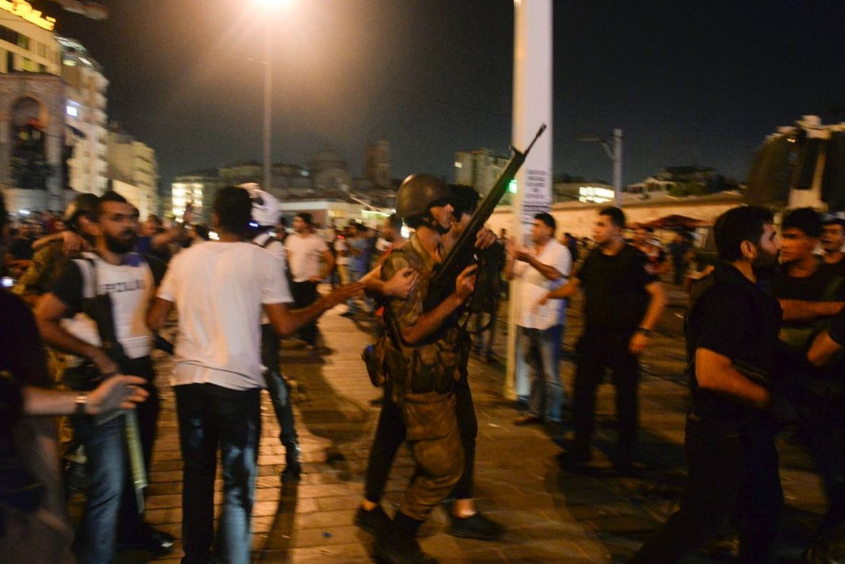 Cum arată Parlamentul turc după TENTATIVA de LOVITURĂ de STAT 