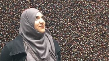 A văzut că o pasageră din avion scria ”Allah” pe telefonul mobil. Ce a urmat întrece orice așteptare