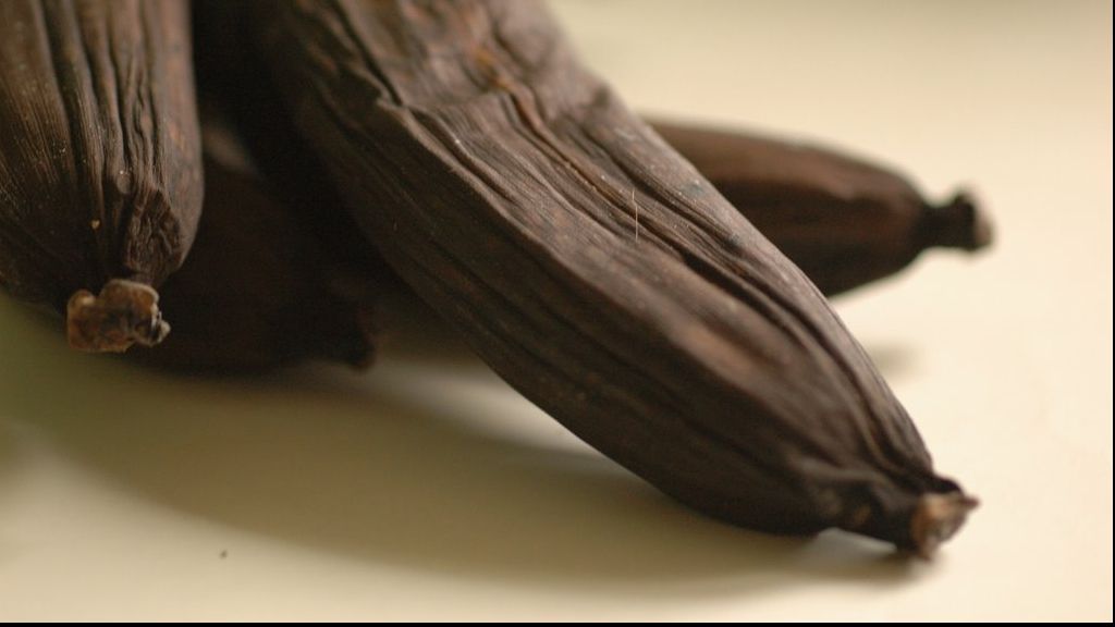 Cum faci ca o banană veche să fie proaspătă din nou. Truc bizar