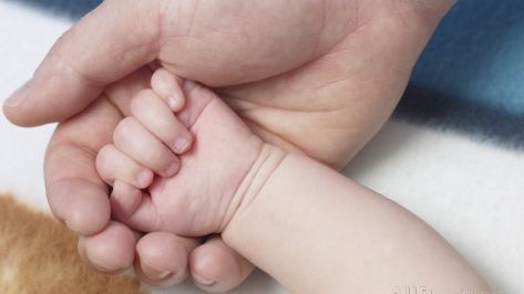 Veste emoţionantă: Un celebru cântăreţ, tată pentru a OPTA oară!