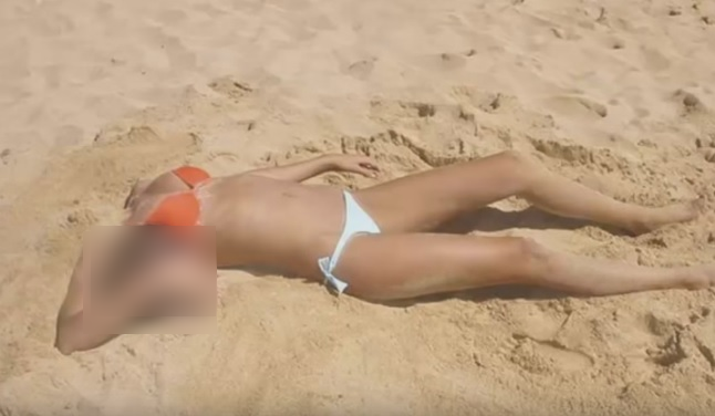 Ce au văzut turiştii din Vama Veche, la 6 dimineaţa. Ce ţinea fata în braţul drept. Au fugit ţipând