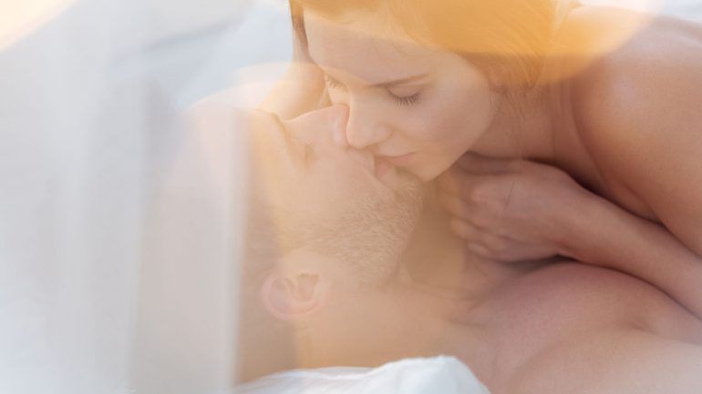 Ce pericole te pândesc dacă faci sex "pe uscat"