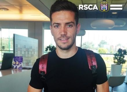 Alex Chipciu a finalizat transferul carierii. "Sufletește o să fiu mereu la Steaua"