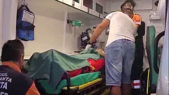 Dascăl din Dâmbovița, bătut de interlopi când încerca să salveze un bebeluș