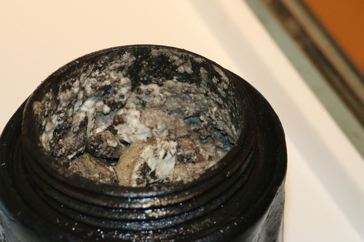 Au descoperit un pachet vechi de sute de ani pe un vapor. Când l-au deschis, au amuțit. ”Incredibil”