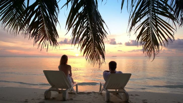 A văzut-o pe plajă şi a vrut s-o abordeze. Ea nu se lăsa. I-a pus "drogul violului". ŞOC ce a urmat