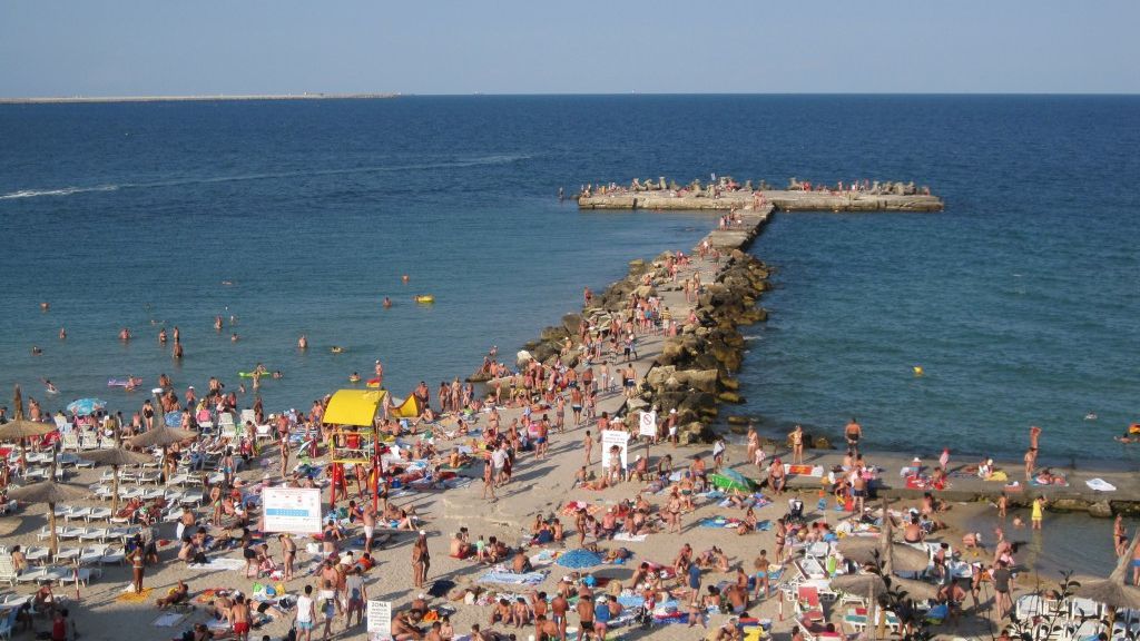 Incident şocant în faţa turiştilor, în staţiunea Eforie Nord. Ce a făcut o vânzătoare