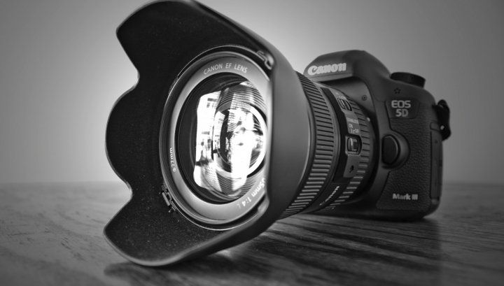 eMAG – Aparatele foto DSLR au reduceri importante