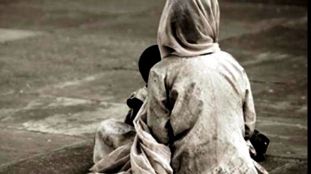 Un bărbat a cumpărat mâncare pentru 2 copii ai străzii. Mesajul chelnerului a făcut înconjurul lumii