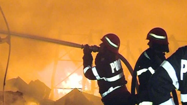 Incendiu violent în Chitila. O fabrică de pâine a luat foc