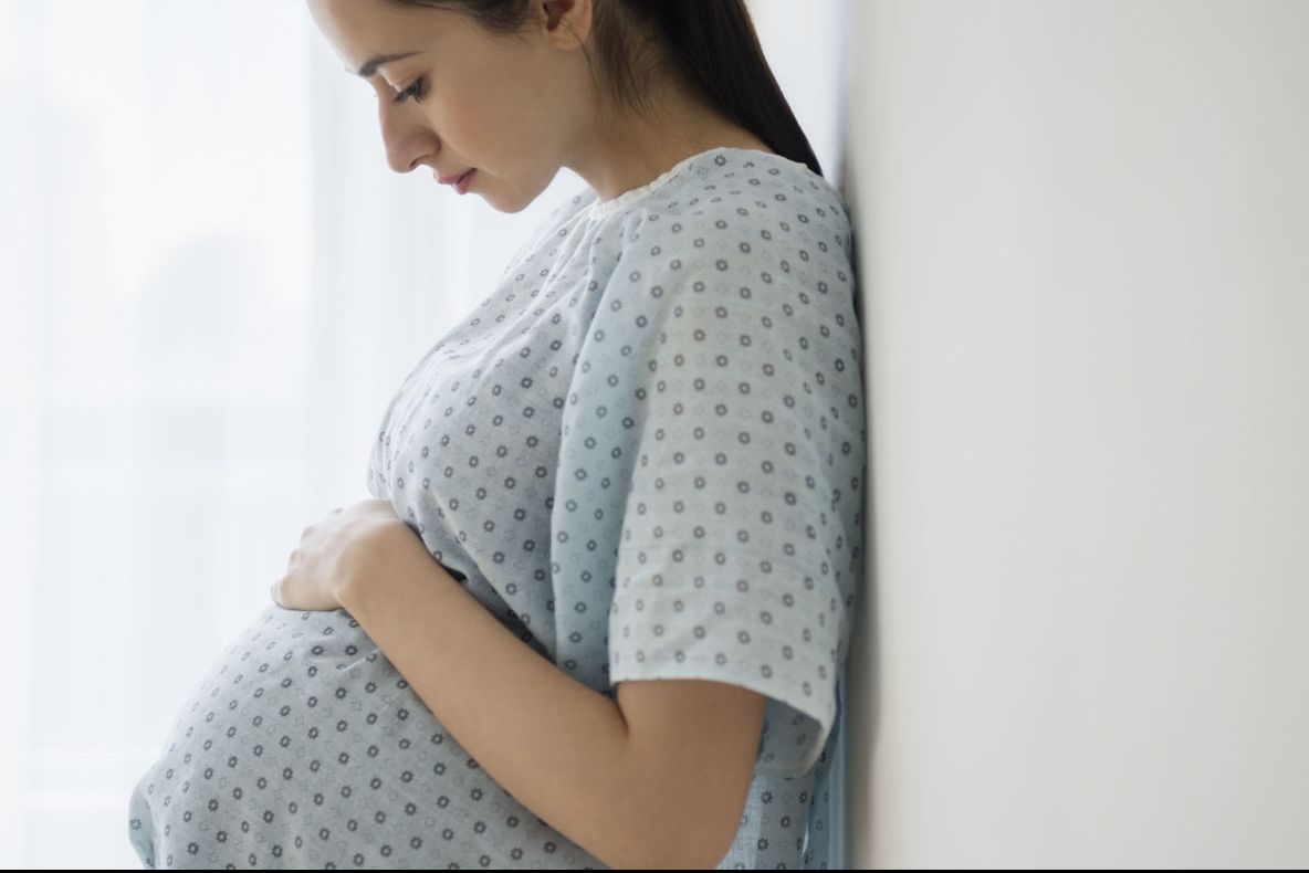 Medicii i-au spus că a pierdut copilul. După 7 luni s-a uitat pe podea şi… A trăit șocul vieții ei!