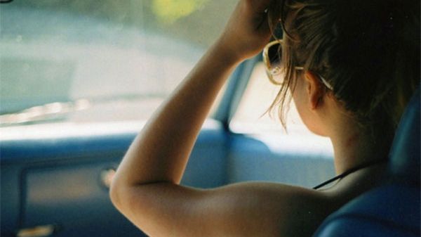 Pleci la drum în weekend? Iată ce să faci dacă ai rău de maşină. Cel mai simplu leac!