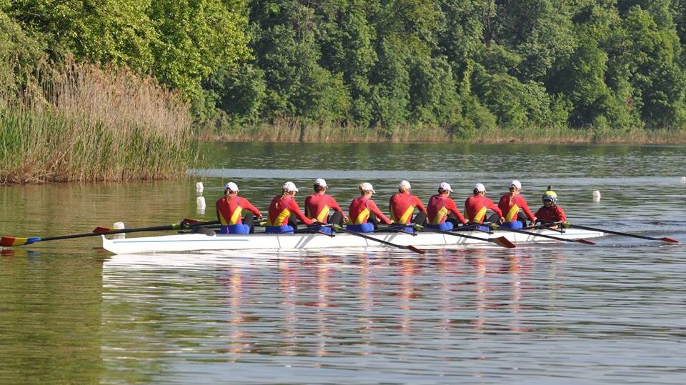CONTROALE pe Lacul Snagov: antrenamentele lotului olimpic de canotaj, perturbate de şalupe