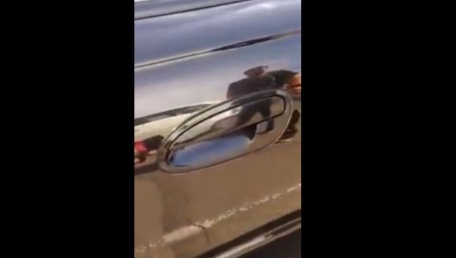 A vrut să deschidă ușa la mașină. S-a cutremurat! Ce se ascundea sub mâner. A luat-o imediat la fugă