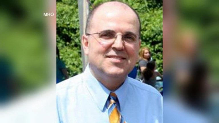 Mai mulţi pacienţi minţiţi de către un doctor că sunt bolnavi de cancer. Motivul incredibil!