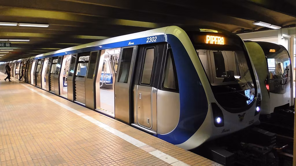 Tentativă de SINUCIDERE la metrou. Circulaţia trenurilor pe o magistrală, blocată minute în şir