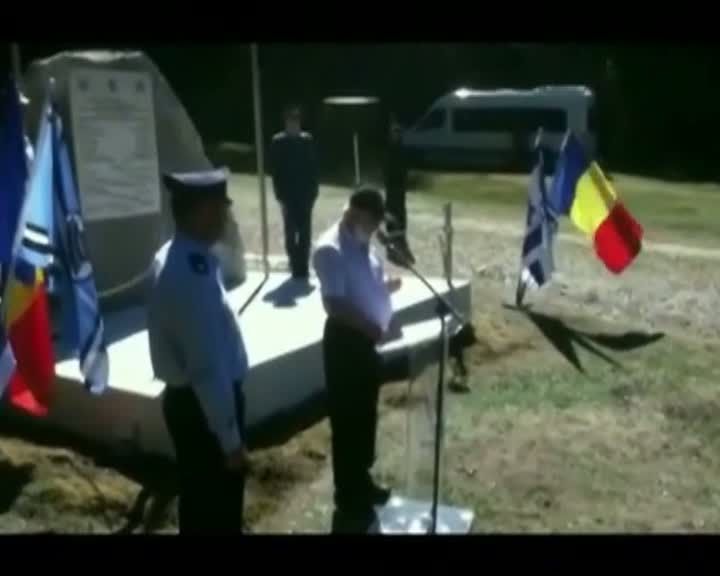 Svastici pe un monument funerar ridicat în memoria a 6 militari israelieni, la Braşov