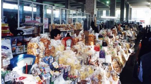 Câtă carne mănâncă românii într-un an de zile şi cât lapte beau