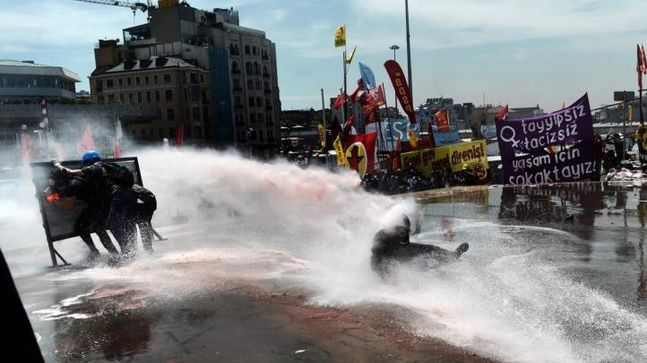 Manifestaţie de amploare în Piaţa Taksim, din Istanbul: mii de persoane, în stradă