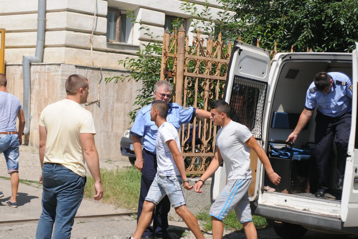 Vaslui. Răzbunare în stil mafiot, ratată. A vrut să îi dea foc casei. Continuarea, de film