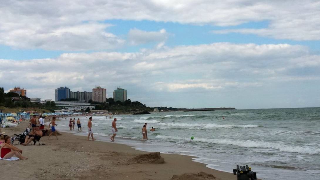 Tragedie la Neptun. Un tânăr care urma să se căsătorească s-a înecat, unchiul său s-a salvat