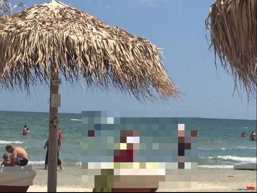 Turiștii au rămas șocați de ce au văzut pe plaja din Mamaia. Așa ceva nu se poate!