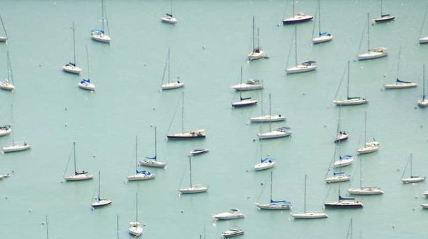 Adevărul uluitor din spatele acestei imagini. Cum arată, de fapt, bărcile din ea