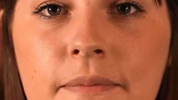 Și-a tatuat sprâncenele și a regretat toata viața. Acum are 4 în loc de două. Arată HORROR