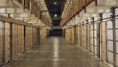 Revolte în închisori. Autorităţile caută soluţii urgente. Realitatea TV îndeamnă la calm