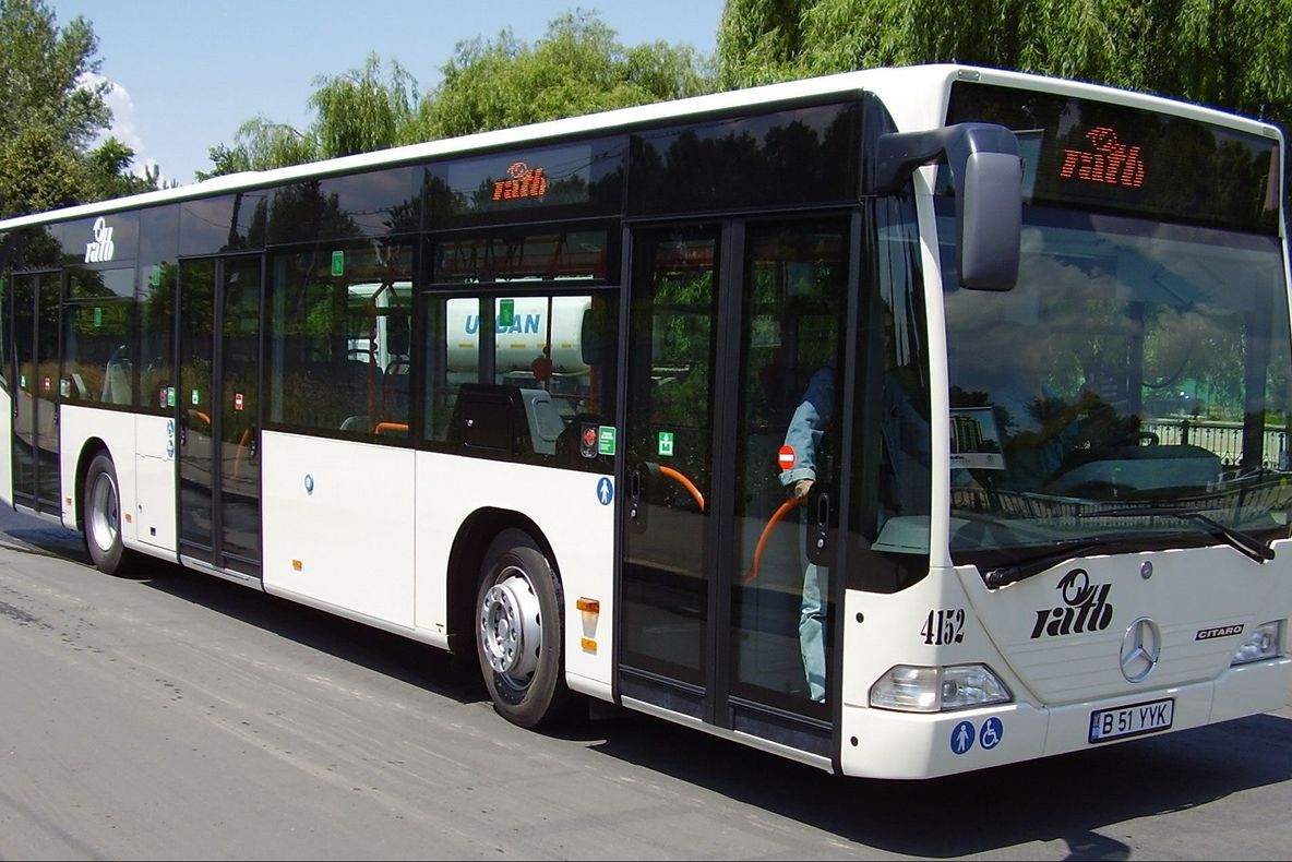 Trafic restricționat și linii RATB deviate, în weekend