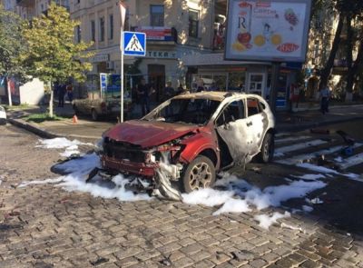 Jurnalist mort în condiţii suspecte. Maşina în care era a explodat, la puţin timp după ce a pornit