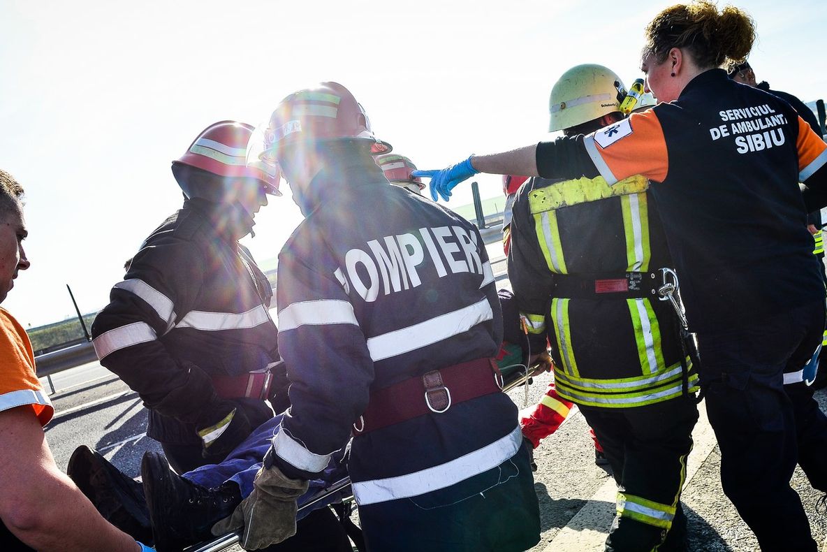 Avion de mici dimensiuni, prăbuşit la Sibiu. Patru persoane se aflau la bord. UPDATE