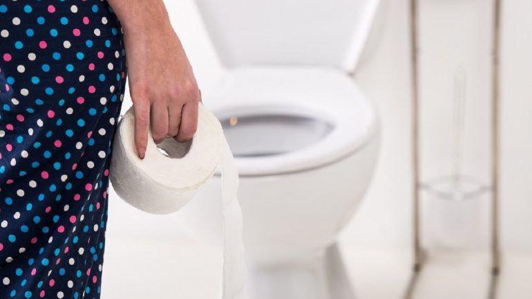 Stai pe toaletă cu un ochi închis și nopțile tale nu vor mai fi la fel