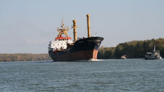 Coliziune între două nave maritime pe canalul Sulina 