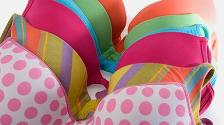 Tu ştii cum se spală corect sutienul? Greşeala pe care o fac majoritatea femeilor