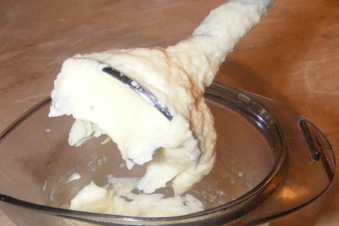 Nu vei mai cumpăra niciodată acest aliment din comerţ când o să afli cât de uşor se prepară în casă