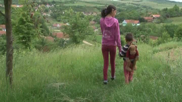 Copii alungaţi pentru că sunt prea săraci 