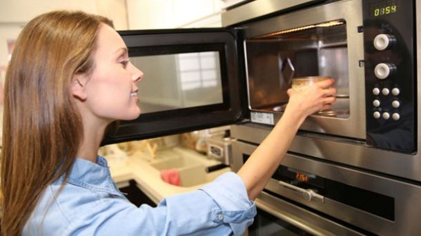 Mare atenţie! Aceste boli sunt cauzate de cuptorul cu microunde