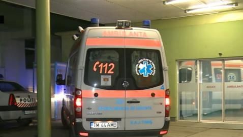 Copil de doi ani, rătăcit în pădure, găsit după 8 ore în albia unui pârâu, în stare de hipotermie 