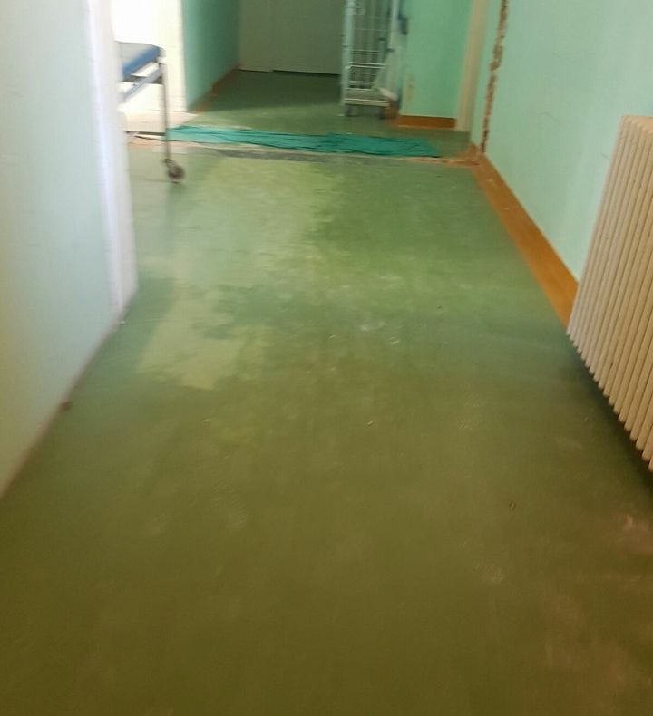 O asistentă a Spitalului Universitar mărturiseşte: "Suntem obligaţi să lucrăm în mizerie"