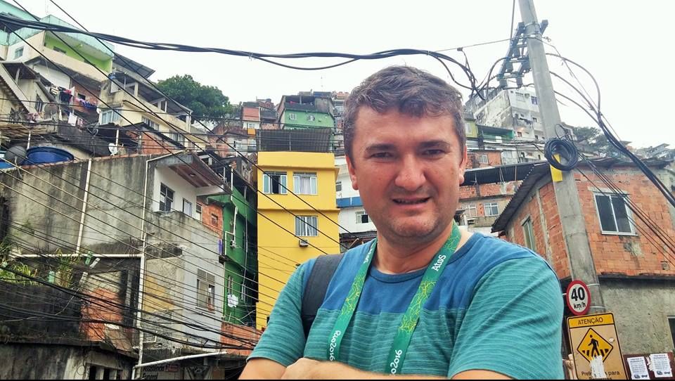 Jurnalistul Realitatea TV Dorin Chioţea a intrat în favela Rocinha: "Mi-a fost frică". GALERIE FOTO