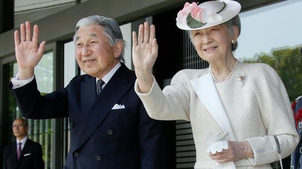 Împăratul Japoniei a anunţat că este pregătit să abdice