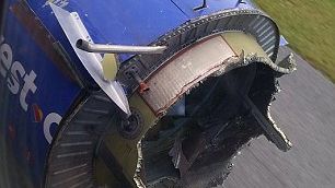 Aterizare de urgenţă în Florida după ce motorul unui avion a explodat în zbor