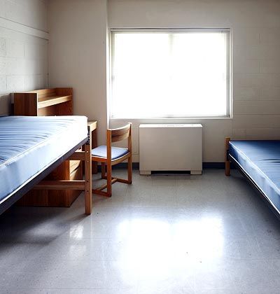 S-au mutat la cămin, dar ce au făcut cu dormitorul depăşeşte orice imaginaţie