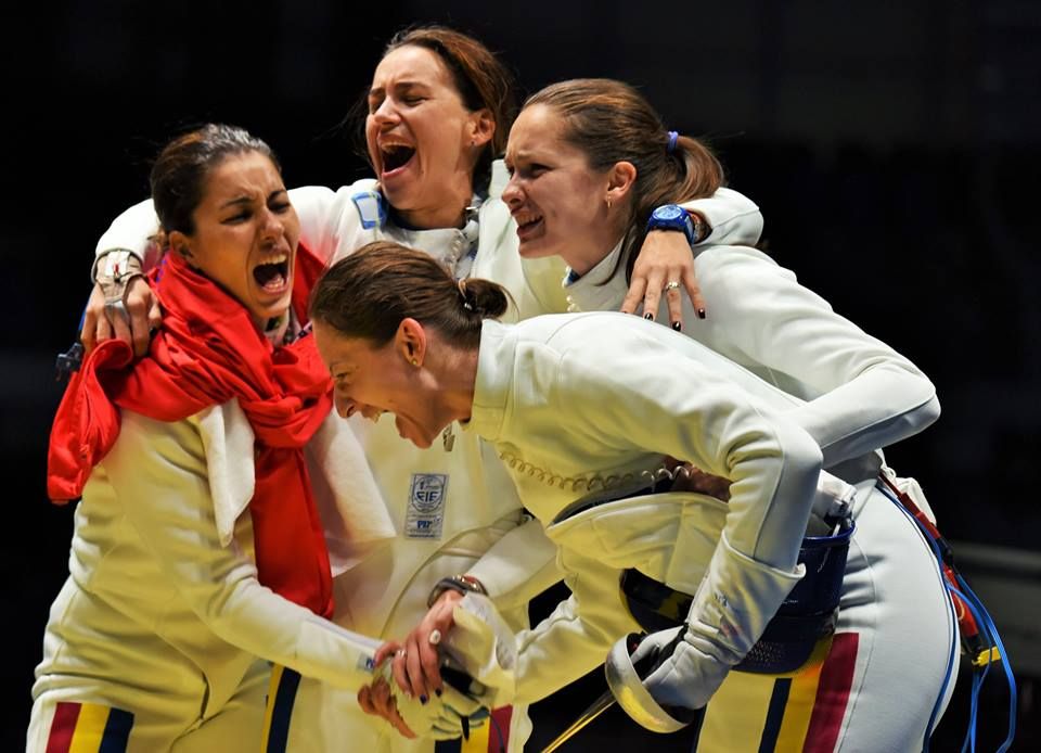 JO 2016.Echipa feminină de spadă a României a învins SUA, scor 24-23, şi s-a calificat în semifinale